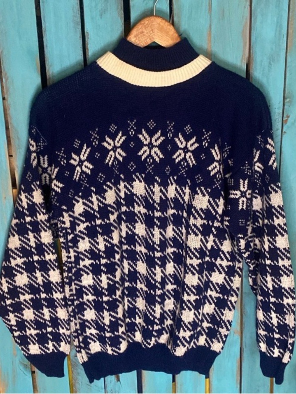 Vintage 90s Diane von Furstenberg DVF snowflake turtleneck sweater L navy USA